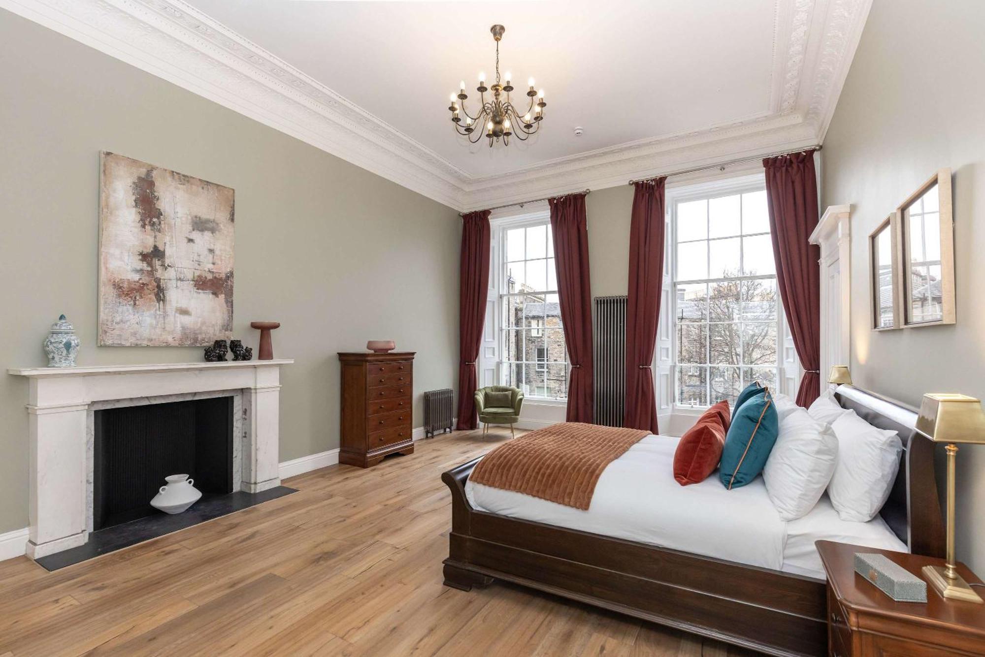 Dragon Suites Luxury Apartments At 9 Albyn Place Edimburgo Exterior foto