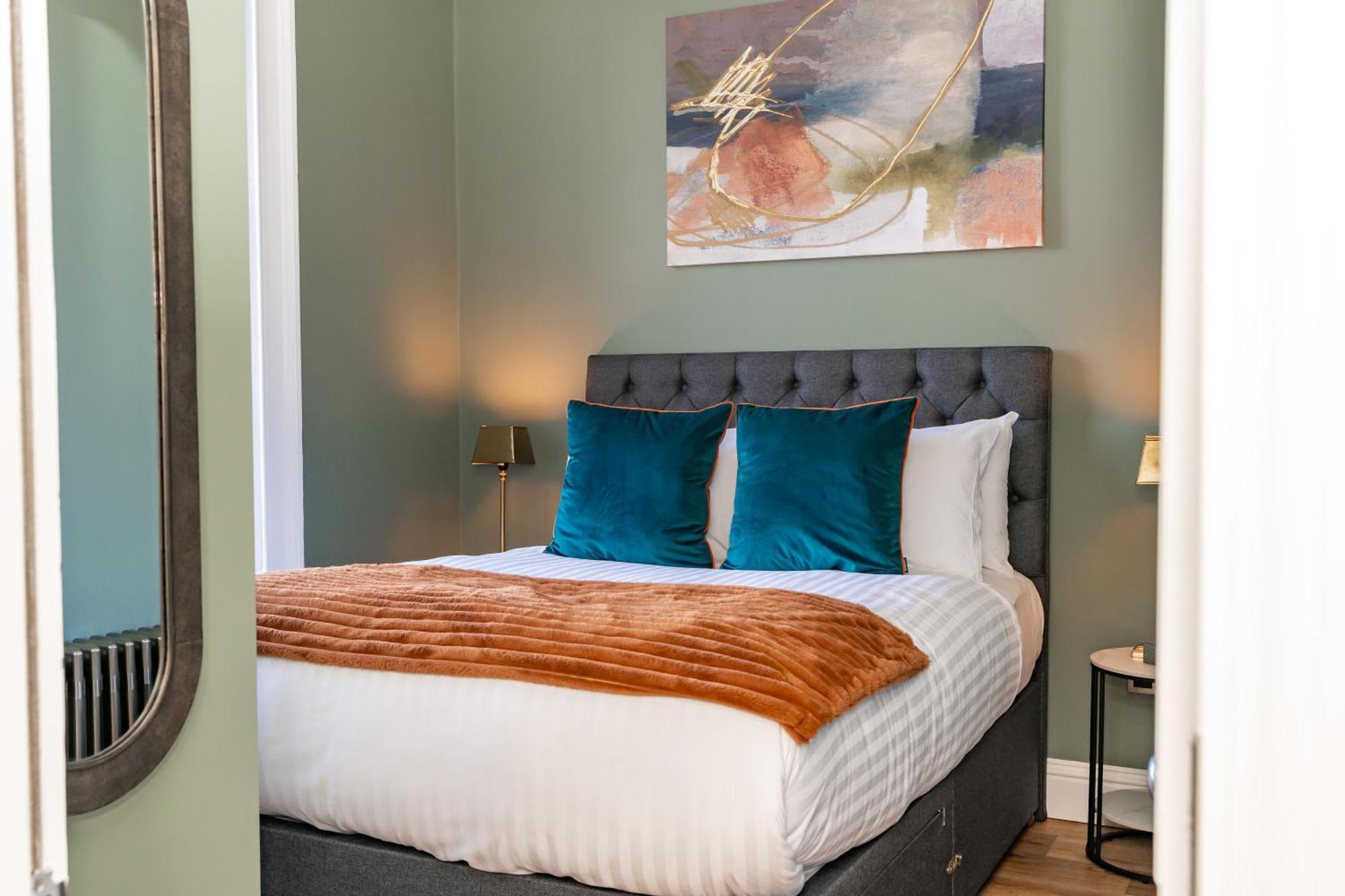 Dragon Suites Luxury Apartments At 9 Albyn Place Edimburgo Exterior foto